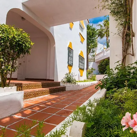 Rosas De Capistrano Nerja
