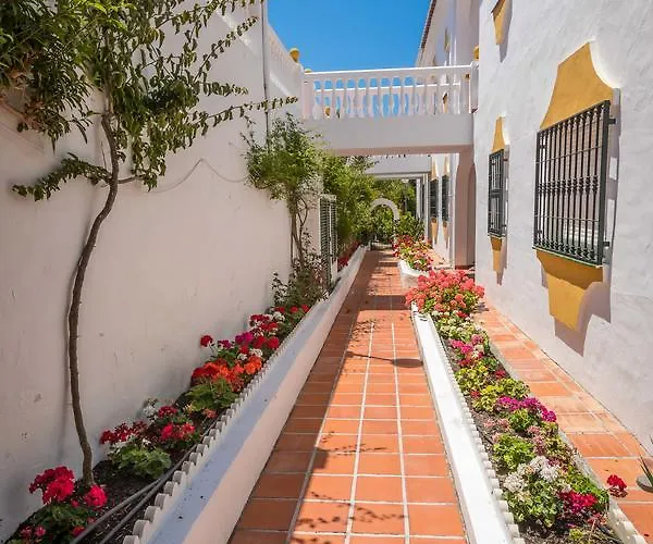 Апартаменты Rosas De Capistrano Нерха