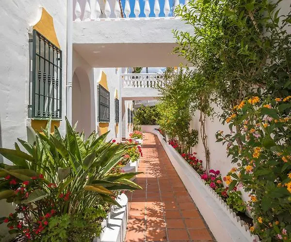 Rosas De Capistrano Апартаменты Нерха